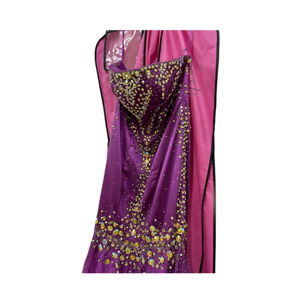 BALL GOWN - Picture 2 of 4